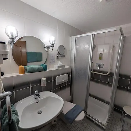 Zenners Hotel *
