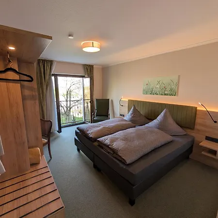 Zenners Hotel *
