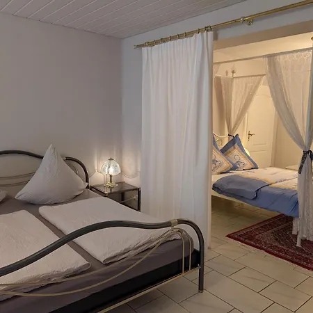 Zenners Hotel *